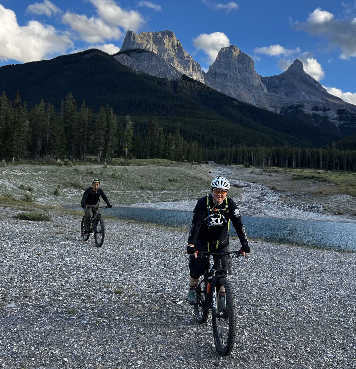 bike_flow's tweet photo. Flow's Ride Clubs sure had fun last week. Our Beginner and Strong Beginners rode in Canmore, &amp; our Intermediate crew did the Kestrel loop in Bragg! Here's to a great rest of the season of riding bikes &amp; finding more Flow on &amp; off the trails!! 🚴 😀 

https://t.co/oV7dTJ0IaJ

#yyc https://t.co/Ru1vxySBe0
