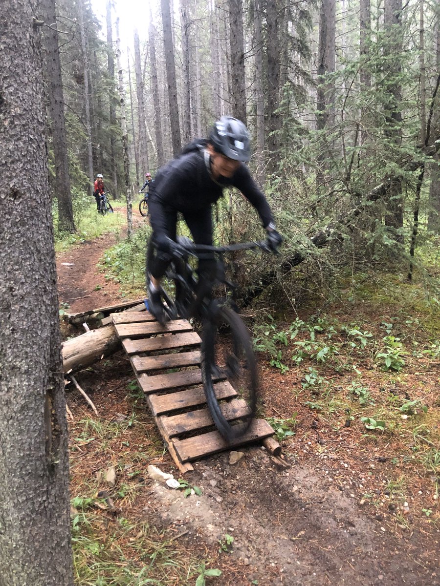 bike_flow's tweet photo. Flow's Ride Clubs sure had fun last week. Our Beginner and Strong Beginners rode in Canmore, &amp; our Intermediate crew did the Kestrel loop in Bragg! Here's to a great rest of the season of riding bikes &amp; finding more Flow on &amp; off the trails!! 🚴 😀 

https://t.co/oV7dTJ0IaJ

#yyc https://t.co/Ru1vxySBe0