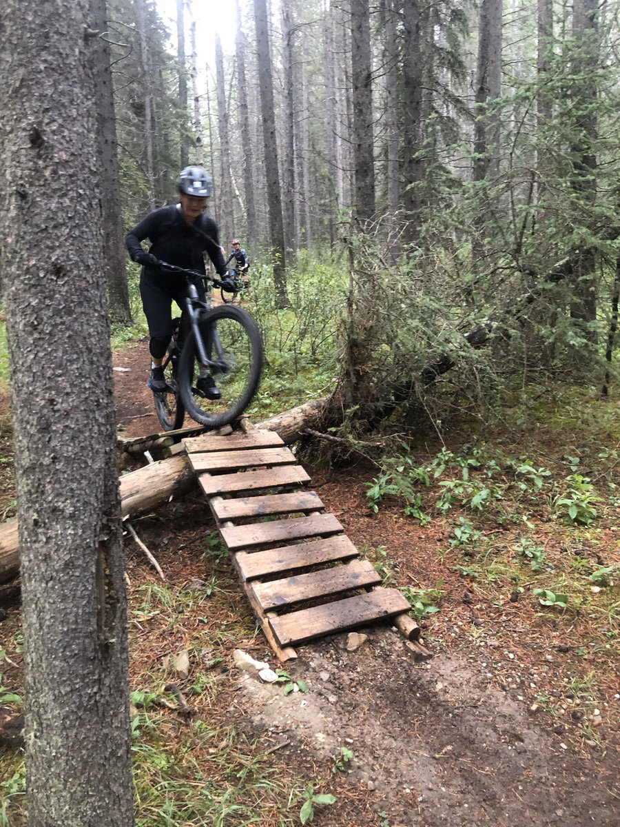 bike_flow's tweet photo. Flow's Ride Clubs sure had fun last week. Our Beginner and Strong Beginners rode in Canmore, &amp; our Intermediate crew did the Kestrel loop in Bragg! Here's to a great rest of the season of riding bikes &amp; finding more Flow on &amp; off the trails!! 🚴 😀 

https://t.co/oV7dTJ0IaJ

#yyc https://t.co/Ru1vxySBe0