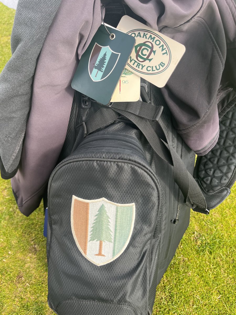 linksman_golf's tweet photo. 😍 Have you ever seen a more impressive golf bag? #pinevalley #oakmont and (peeping out) #merion bag tags. Pure golf aristocracy. We love it! https://t.co/RAyvHIQrNj