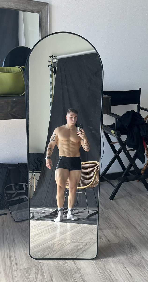 Just did my first ever photoshoot and it was AMAZING. I’m so excited to show you guys some of the shots once they’re edited.