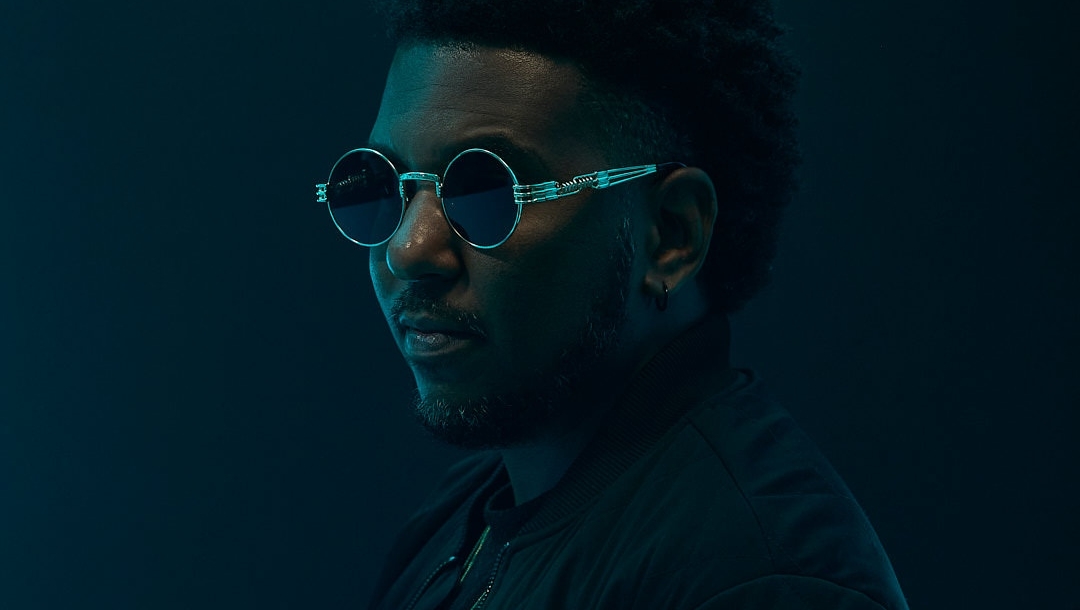 Mike Glatzer has a full-time job as a project manager for a biomedical company in addition to running his portrait studio. He recently dished his top productivity tips on The Portrait System Podcast. shorturl.at/lpwC9
#portraitphotography
#photostudio
#headshots