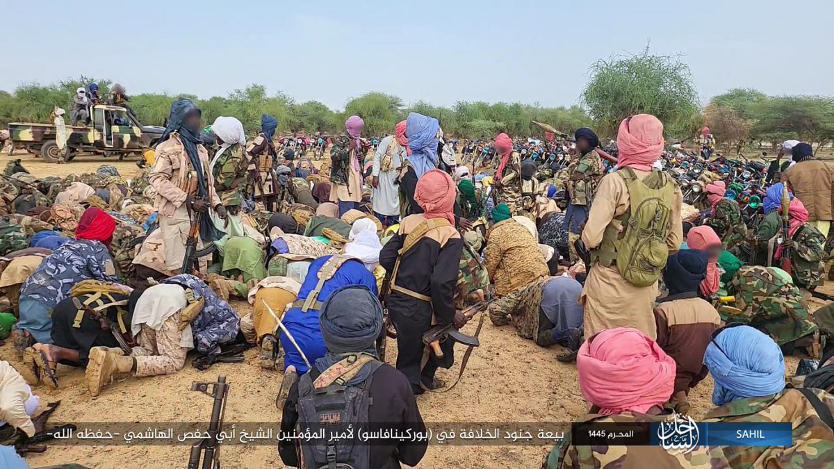 Abdalaag2022's tweet photo. #BurkinaFaso : après #Azawagh Les combattants de l'État islamique au #Sahel (#EI-S) prêtent allégeance à leur nouveau calife, Abu Hafs al-Hashimi au Burkina Faso https://t.co/WXKYkqOU3M