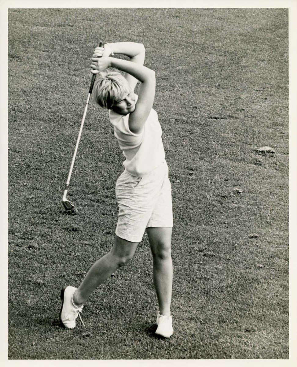 🏌️‍♀️⛳ Sandra Post: A Trailblazing Golf Icon 🏆🇨🇦 In '68, Sandra Post became the 1st Canadian to conquer an @LPGA tournament and snagged the Rookie of the Year title. Her journey redefines sports history! 📸:@orderofsport Collection, @CanMusHistory