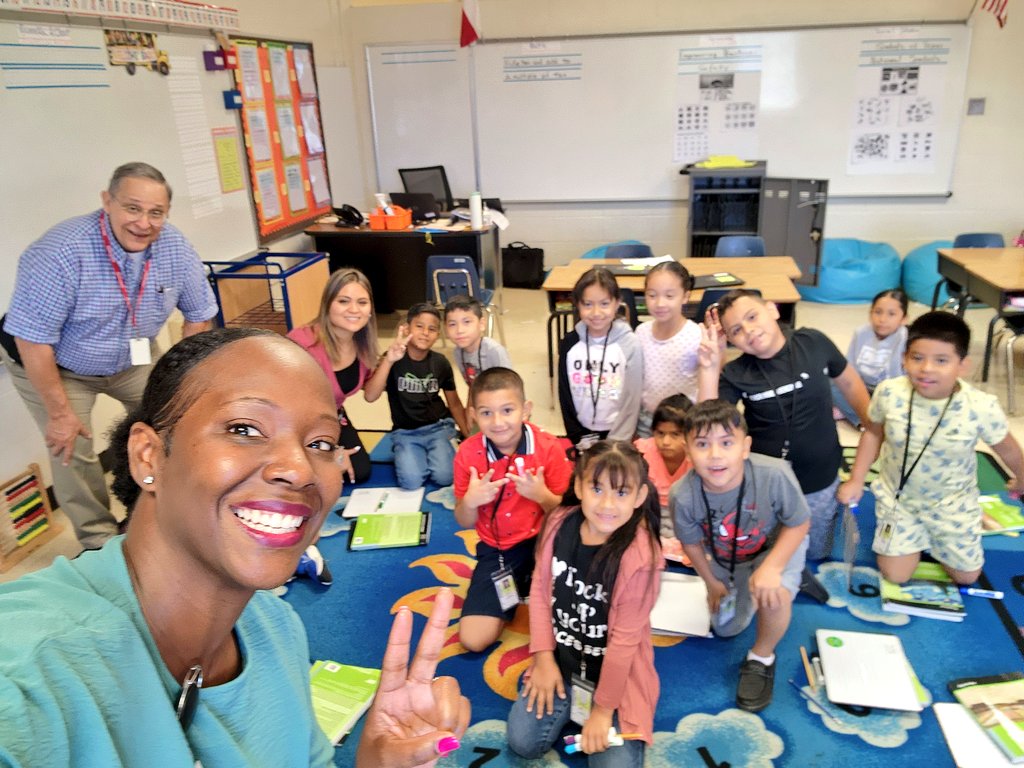 jerlene_gibbs's tweet image. I had lots of fun visiting Mr. Zamora's 1st grade class @RaymondES_AISD @AldineISD @SELCulture_AISD! I observed their SEL time using Quaver, and they did an amazing job 🏫✨️🎉 Way to go, Mustangs! 🐎 Learning SEL through engaging songs 🎵 and stories!