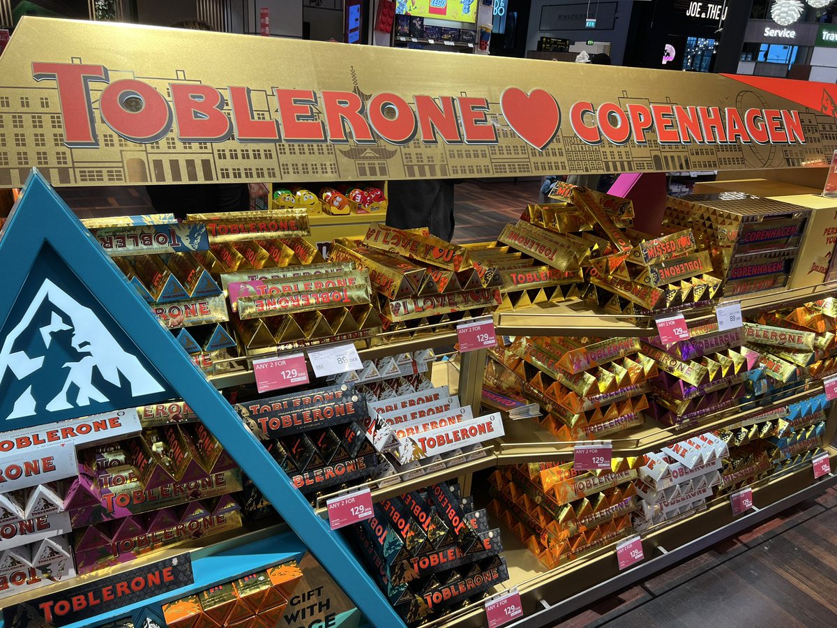 I was passing through Copenhagen airport last week and thanks to <a href="/Renmakesmusic/">Ren</a> there was only one thing I could think of…. 🍽️🦴