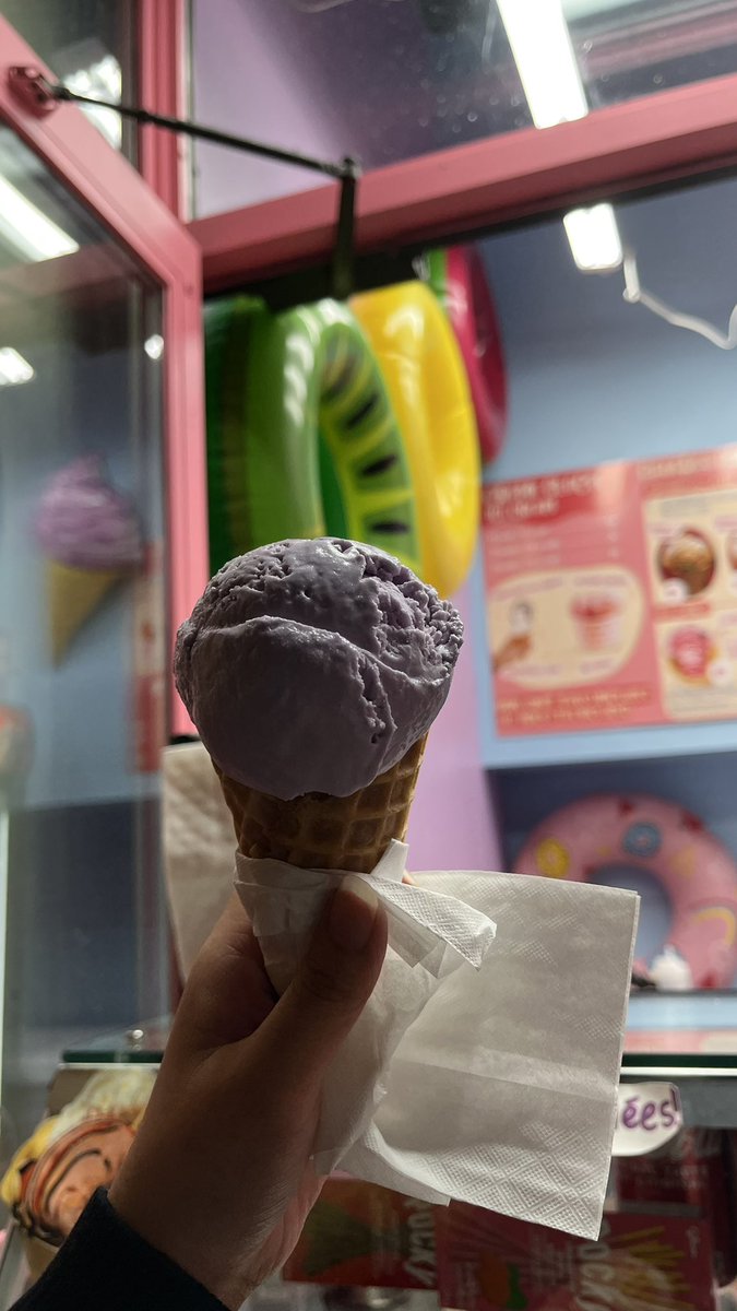 teanesssss's tweet photo. my otakuthon weekend highlight is getting ice cream with friends 😋🍨🍦💓 https://t.co/HeqOFSUmKE