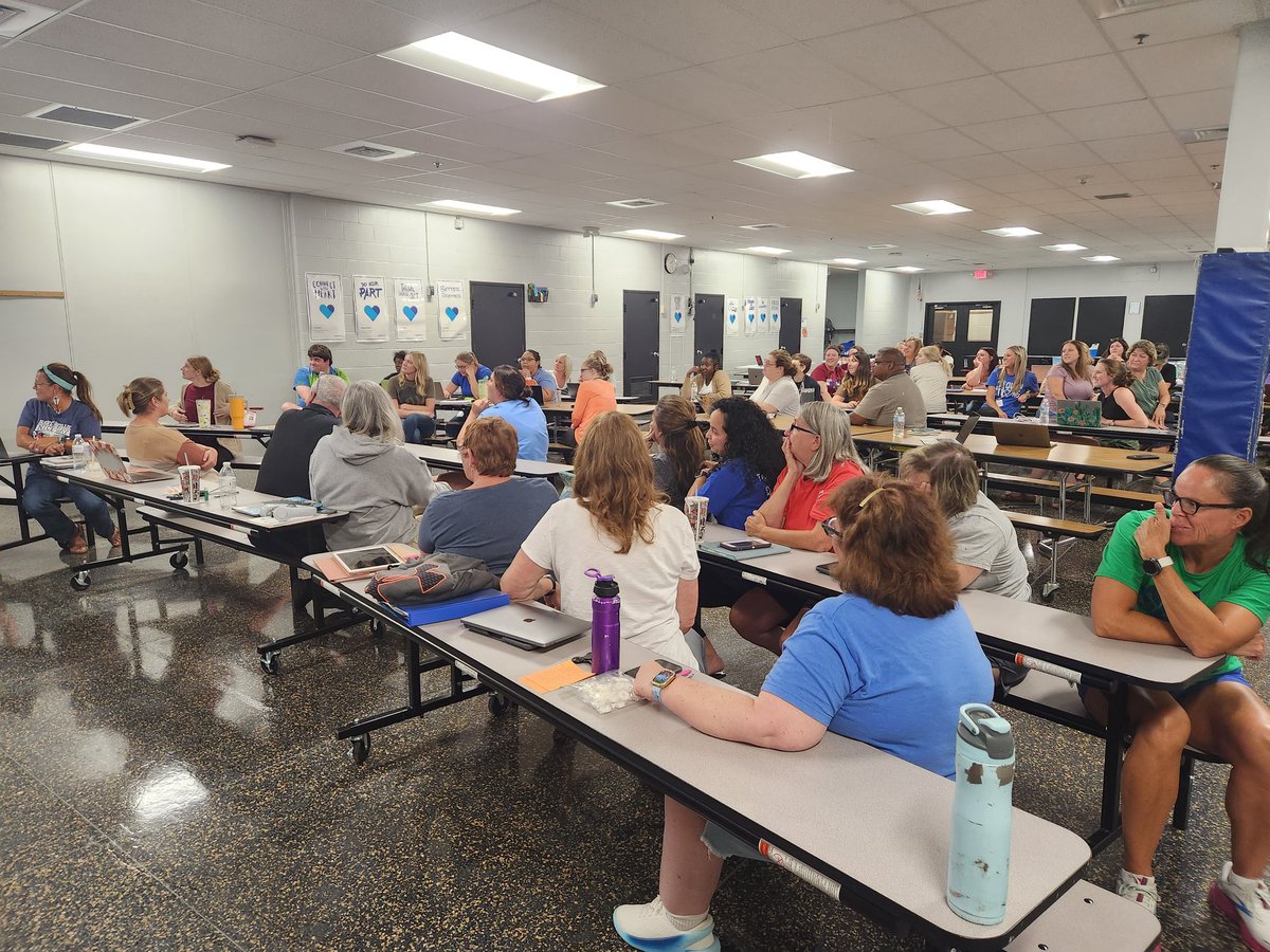 Great training at Opequon today discussing creativity over consumption and utilizing technology as tool to transform learning rather than passively replace it. I was amazed at the collaboration and creativity among this staff #BCSTISTeam <a href="/KristaEmatrudo/">Krista Ematrudo</a> @EmAre459 <a href="/BerkCoSchoolsWV/">Berkeley Co. Schools</a>