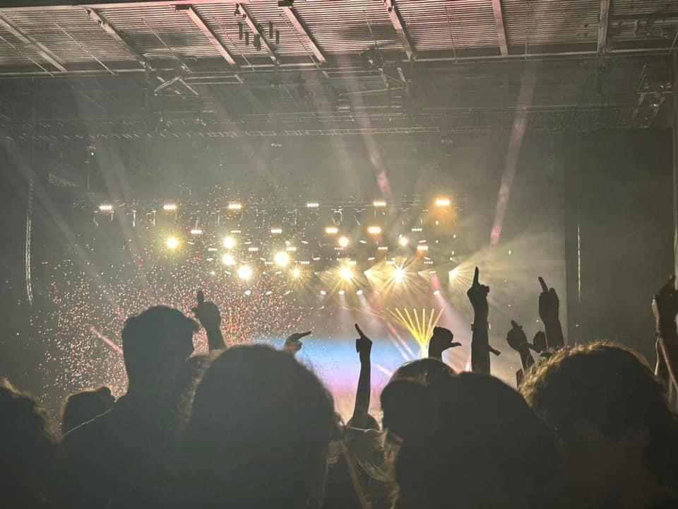 GMshveno's tweet photo. Georgians Reactions when @thekillers  declared that Georgians and Russians are brothers and sisters.
@thekillers 🖕 https://t.co/afI6TYxWhg