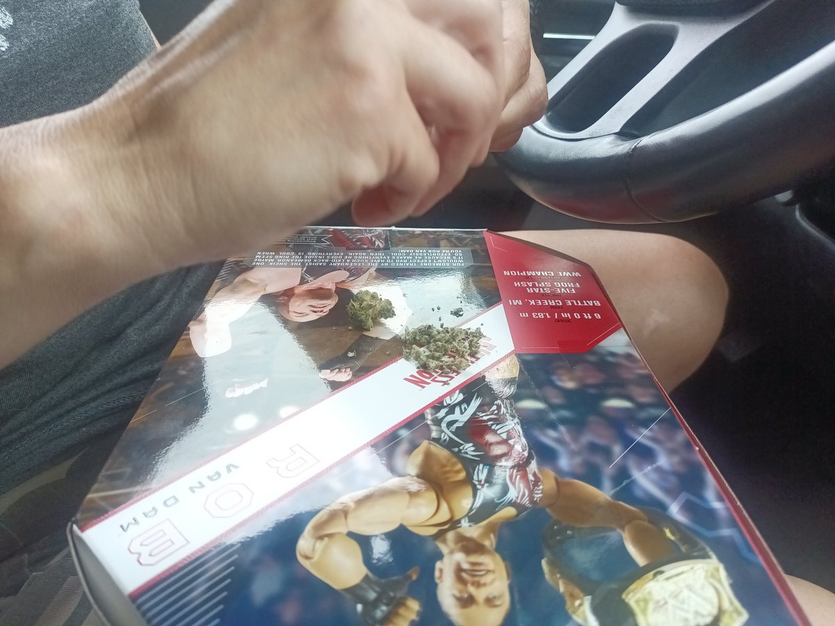 RealJoeSlater's tweet image. .@TherealRVD, I found your figure today at the store and the first thing my wife does is use the box to break up weed on. I told her you&apos;d approve. 😂

#RVD #RobVanDam
