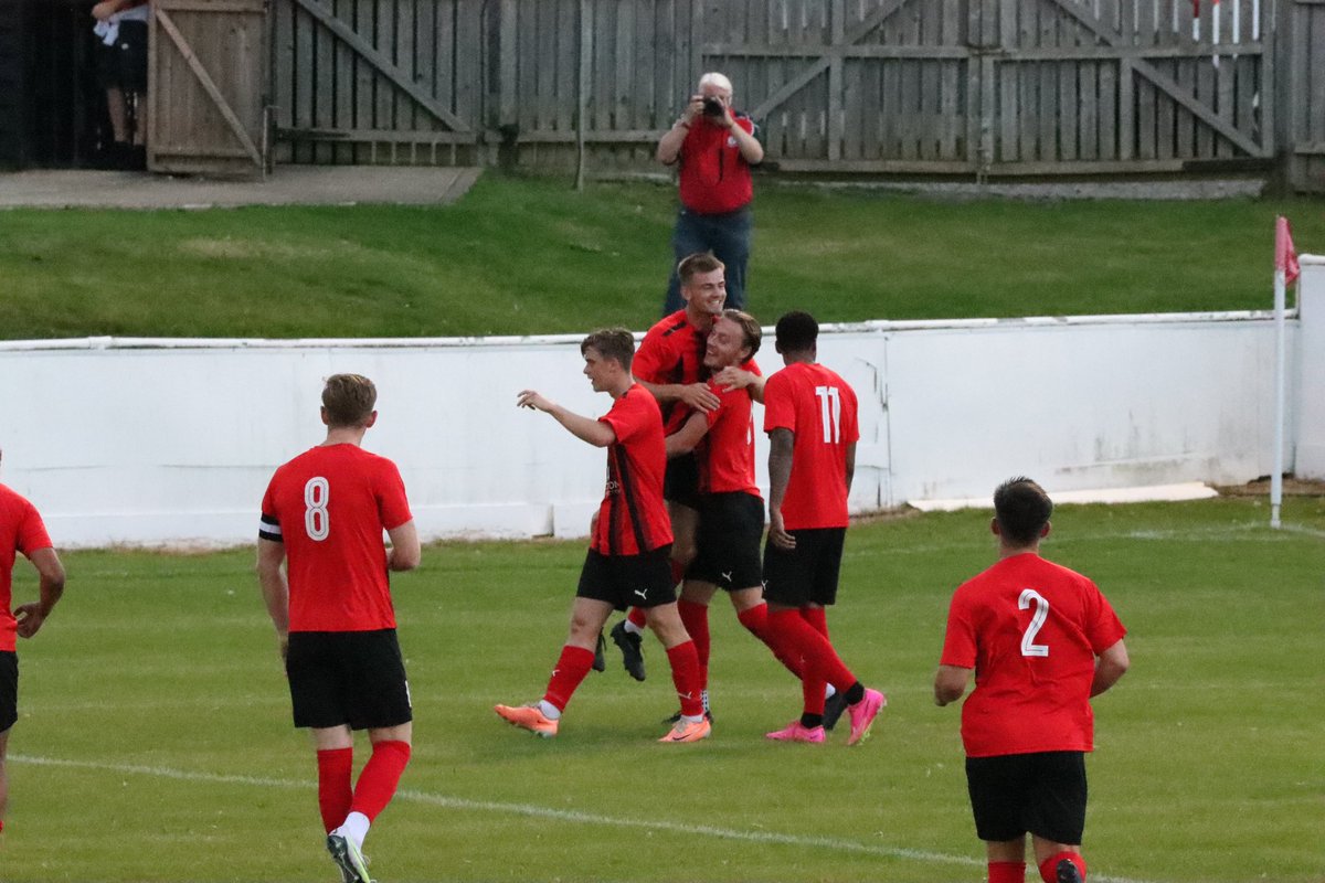 CoggeshallTown's tweet photo. Snaps from the first half 📸
#COGWFD https://t.co/gUCi4BsiIE