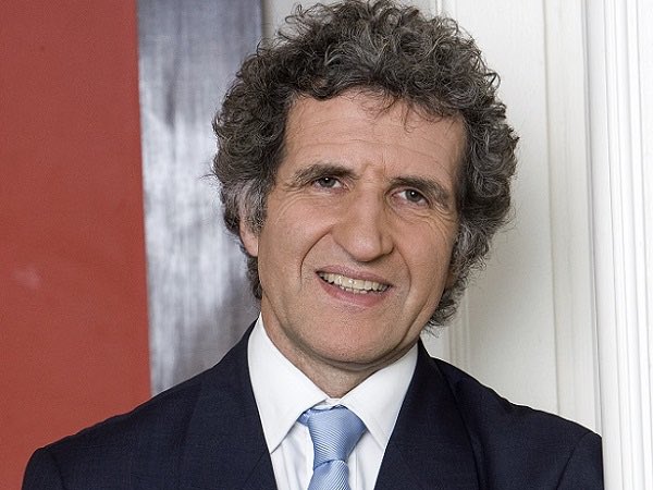 eciotti's tweet photo. Vive émotion en apprenant la disparition de Gérard Leclerc dans un accident d’avion.

Il était un immense journaliste qui a fait une grande partie de sa carrière chez France Télévisions.

Toutes mes condoléances à ses proches et à ses camarades notamment de l’heure des pros. https://t.co/9pjEwbXnb5