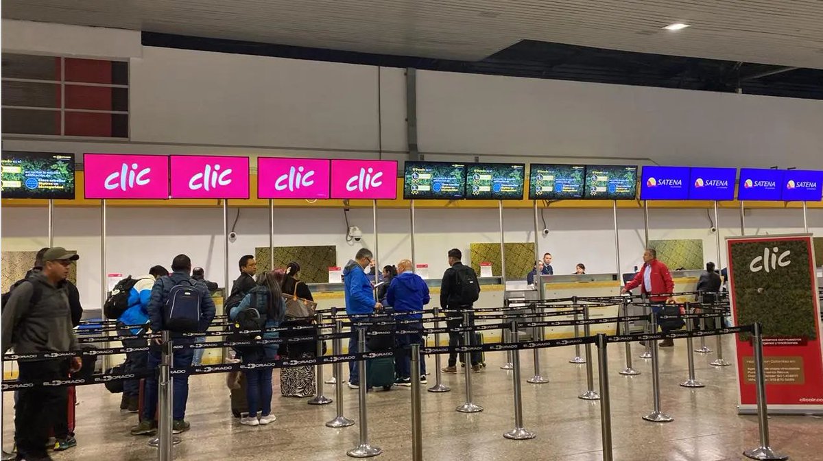 avclubcenter's tweet photo. #ActualidadAviacion ✈️| La Aerolínea @clicair_ , hasta hoy #EasyFly, Cambia de nombre a partir de la fecha, dando así más impulso a sus nuevas rutas y la expansión del mercado de aéreo en Colombia. Ha lanzado su campaña promocional «Ahora sí, llámame Clic»
https://t.co/RJPcgFiiXU https://t.co/ZpdgXZk33j