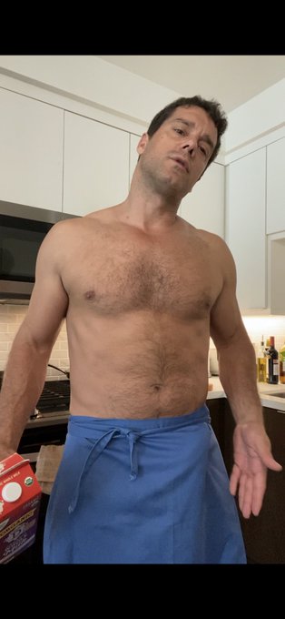 Would you like me to make you some breakfast? What would you like me to make you? Te gustaria que te