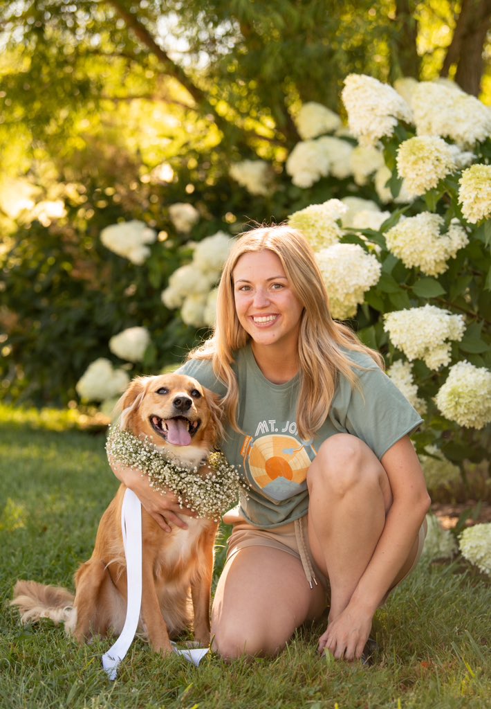 Just a girl and her 2 fave things (Fiona and <a href="/MtJoyBand/">Mt. Joy</a>)
