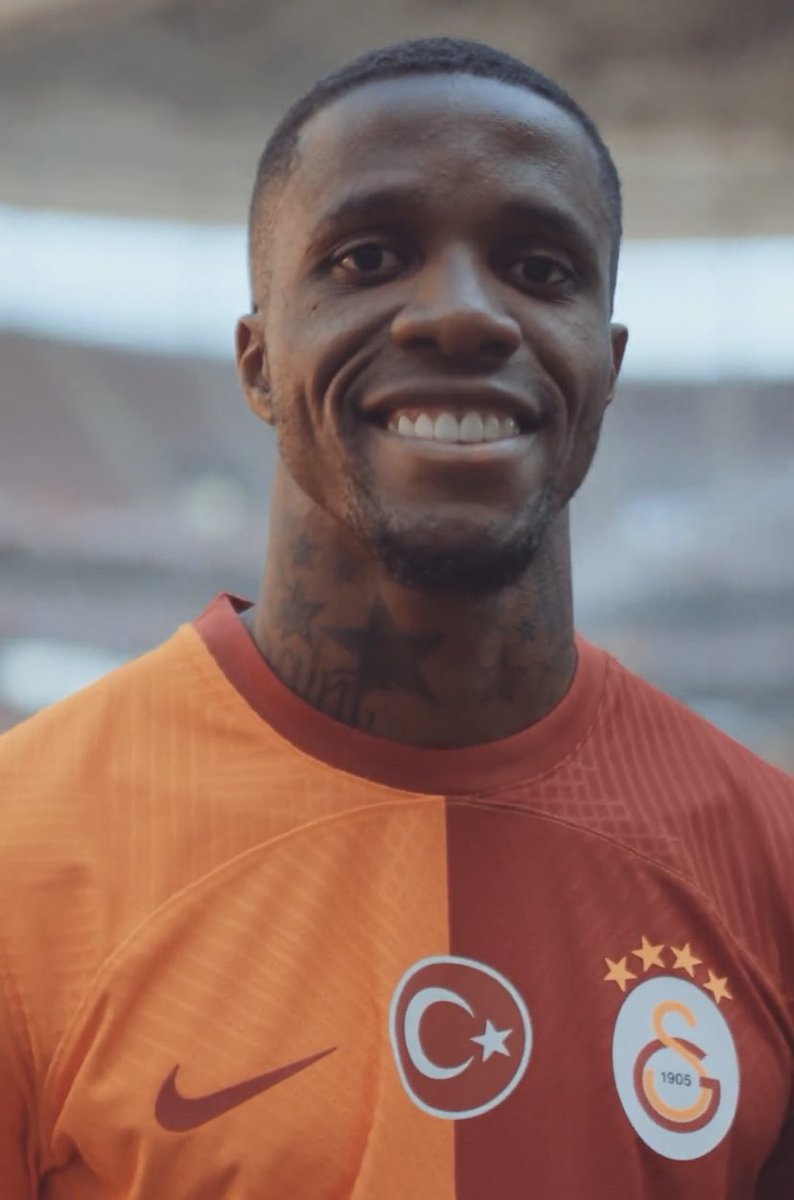 Uzun zamandır bir futbolcunun top ayağına gelirken bu kadar heyecan yaşamamıştım. Top cambazı gibi ve asla tahmin edilemez böyle bir adama sahip olduğumuz için çok şanslıyız.