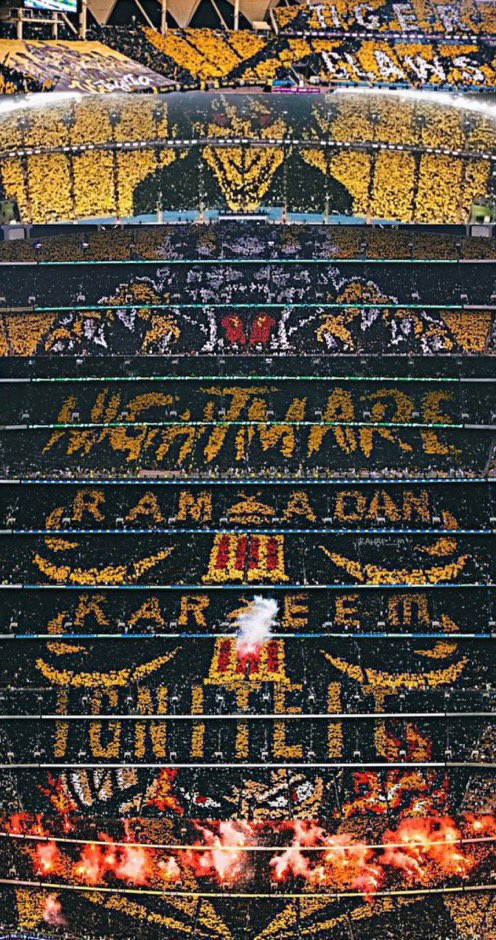 bt3's tweet image. بـسبب غضب الجمهور من عمل النادي، جمهور الاتحاد يطلق هاشتاق #مقاطعه_مدرجات_الاتحاد

يبدو أننا لـن نشاهد هذه المناظر الرائعة مجددًا خلال المباريات القادمة 💛😢