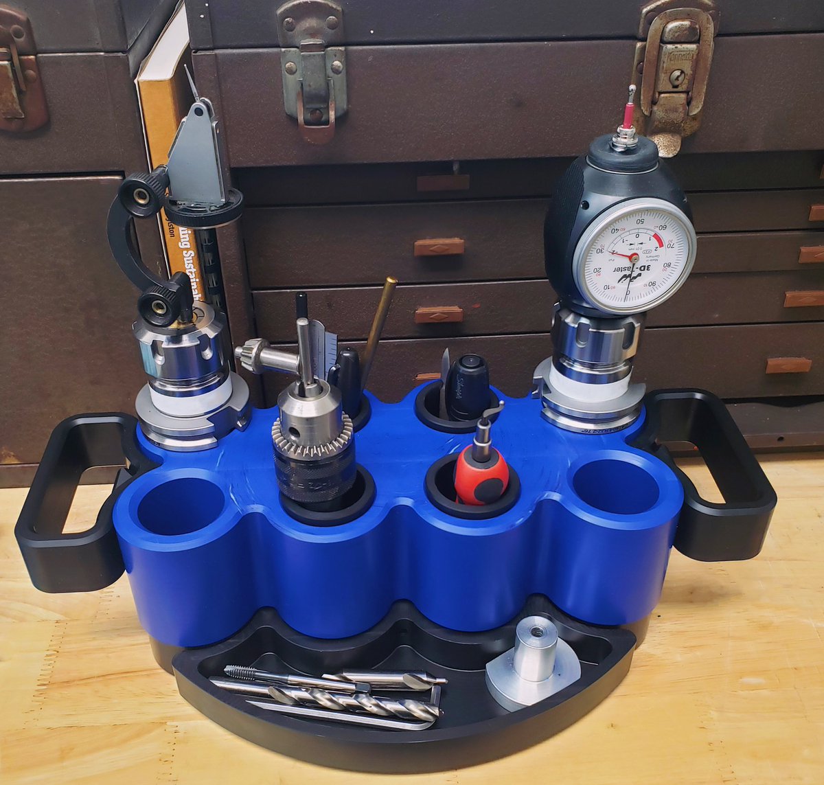 PlastiBlock's tweet photo. Check out our tool holder created from ABS plastic! Omachron’s proprietary molding  technology created the block, and we machined it into the tool holder!
#injectionmolding #plastic #cnc #cncmachining #moldingdesign #plasticparts #molding #moldingprocess #tooling #plasticindustry https://t.co/iAICR0JNrf