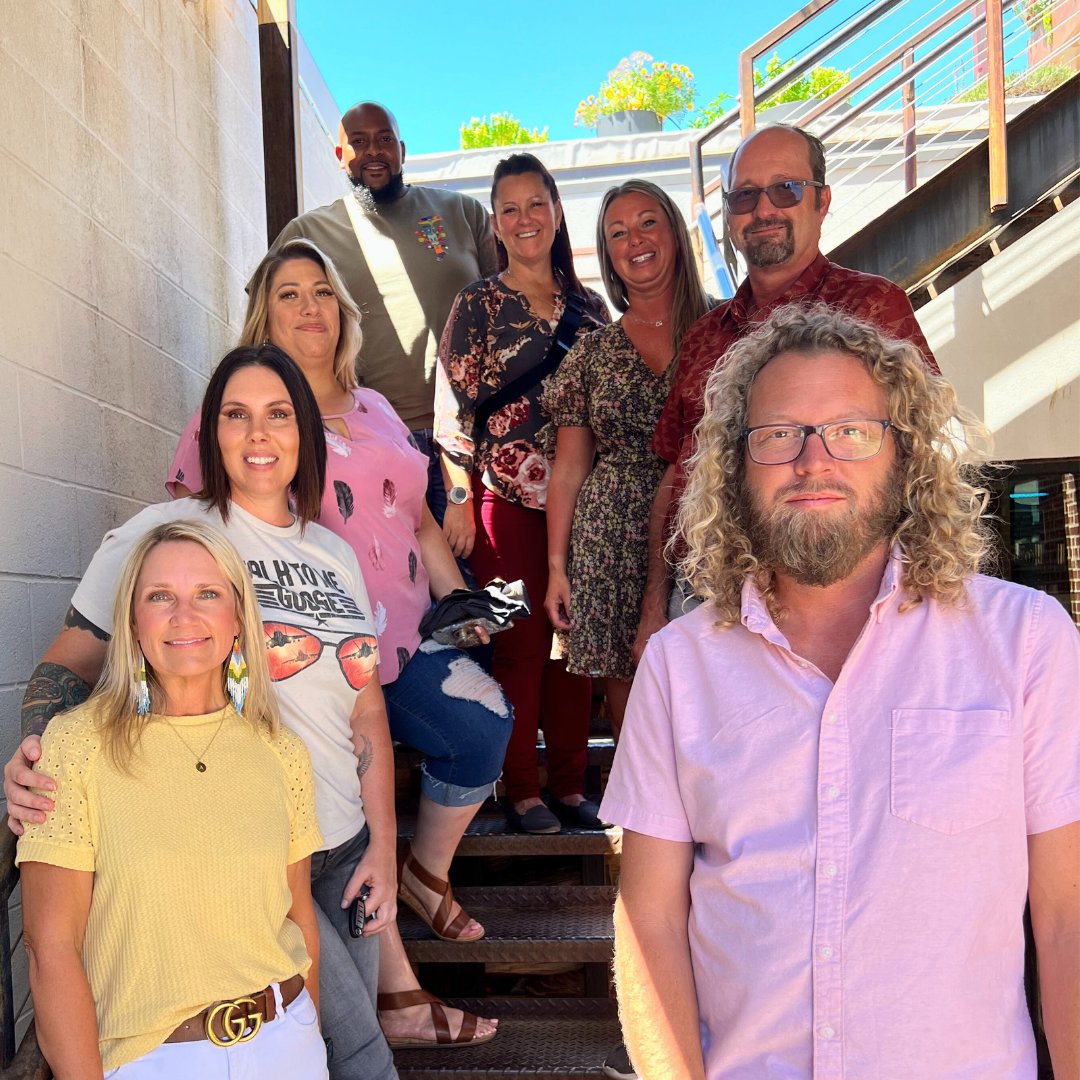 DauphinMTGteam's tweet photo. Had a blast with the Evolve Realty and Associates crew! 🎉🤩 Sarah, your squad is 🔥 Thanks for joining us for lunch! #goodtimes #realestate #squadgoals #evolverealtyandassociates #dauphinmortgageteam #mortgagechic #realtorfun #oklahomarealestate https://t.co/XCDcHnGJQw