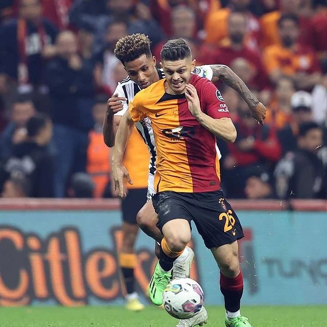 tweettbesiktas's tweet photo. RASHİCAHAHAHAHAHAHHAAHAHAAHHAHAHHAHAHAHAHAHAHAHHAHAHAAHHAHAHA https://t.co/WtNwsP5EQU