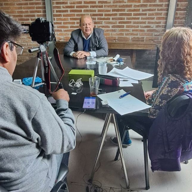 VocesdeMalvinas's tweet photo. Entrevistamos al Veterano de la Guerra de Malvinas Adrián Ignacio Gómez Csher, Soldado Clase 62, Regimiento de Infantería Mecanizado 7, Cía C. #wirelessridge
Preproducción: @malvinero_1
Entrevista: @MSofiaVassallo
Cámara: JL Lemos
Foto: B Scoles
Edición: G Quinteiro @RadioUnla https://t.co/ELp4L86Tu5