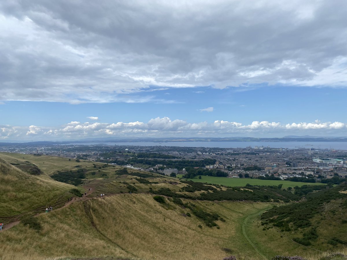 dani_plants's tweet photo. Its my last day in Edinburgh! What better way than to have a final hike up Arthurs Seat. This place was my home for the last 6 years. Sad to leave but I know I will be back! 🏴󠁧󠁢󠁳󠁣󠁴󠁿⛰️ https://t.co/FdbHIzf7Jz