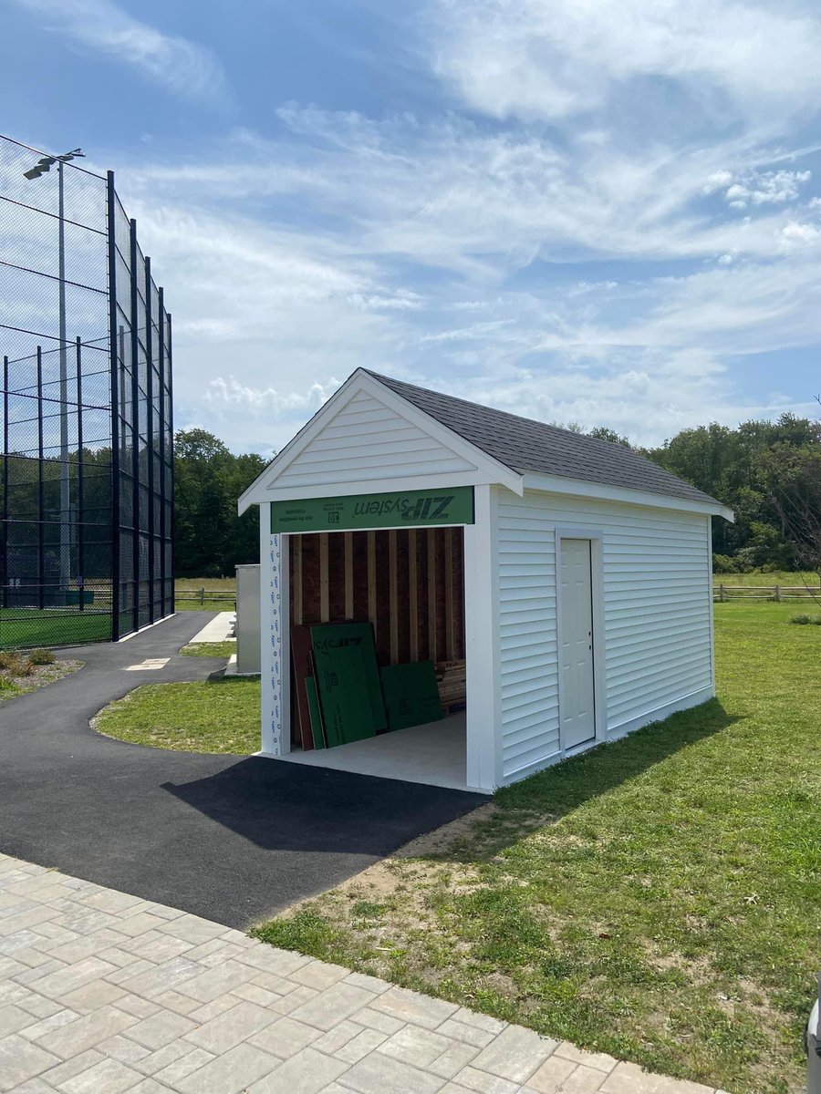 New storage shed at Veterans Field is almost done, Huge Thank You to  Jon Montgomery getting this together for us !!
#LancerPride
#NewEnglandDeckPros