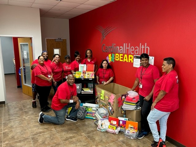 BEAResource's tweet image. Beep, beep! 🚌 Here comes a school supply drive from
@cardinalhealth! Thank you, Cardinal Health, for helping us to create brighter school days for at-risk and CPS-involved children in the greater Houston area! 😊✏
#BEAResource #BEARBackToSchool #HopeandHelp #CardinalHealth