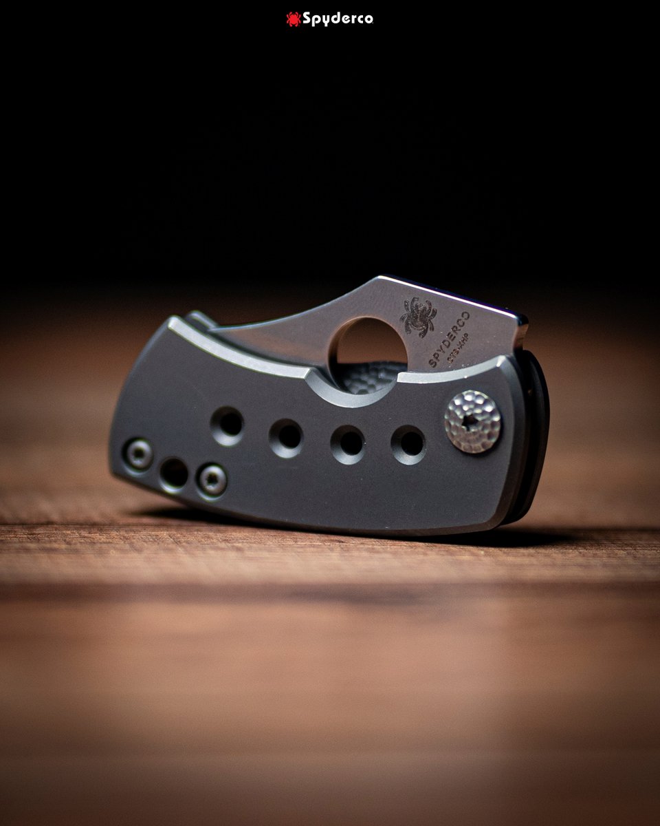 SpydercoKnives's tweet image. The McBee™ faithfully features all the key qualities of Jonathan McNees&apos; &quot;Killer B&quot; custom folder, including solid titanium handle scales and precision-machined stippled accents. It also cuts with big-knife authority.

 #Spyderco #SpydercoKnives #TitaniumTuesday