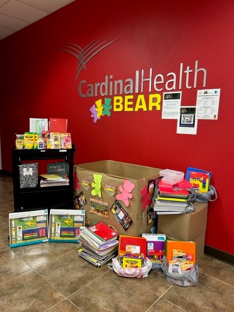 BEAResource's tweet image. Beep, beep! 🚌 Here comes a school supply drive from
@cardinalhealth! Thank you, Cardinal Health, for helping us to create brighter school days for at-risk and CPS-involved children in the greater Houston area! 😊✏
#BEAResource #BEARBackToSchool #HopeandHelp #CardinalHealth