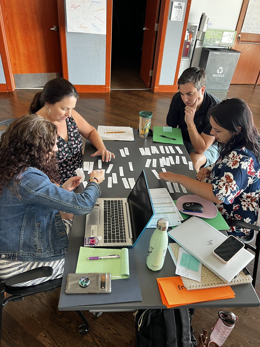 Plaza Middle tweet media