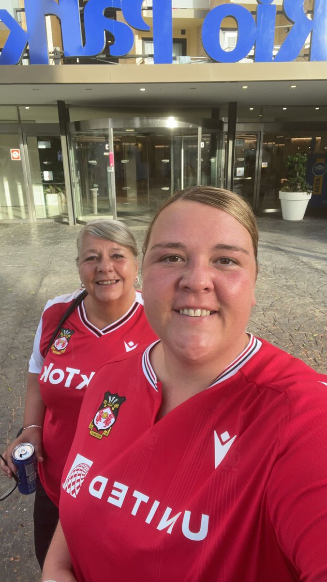 lyndaj41's tweet photo. Watching Wrexham in Benidorm https://t.co/AxCRTKxCr8
