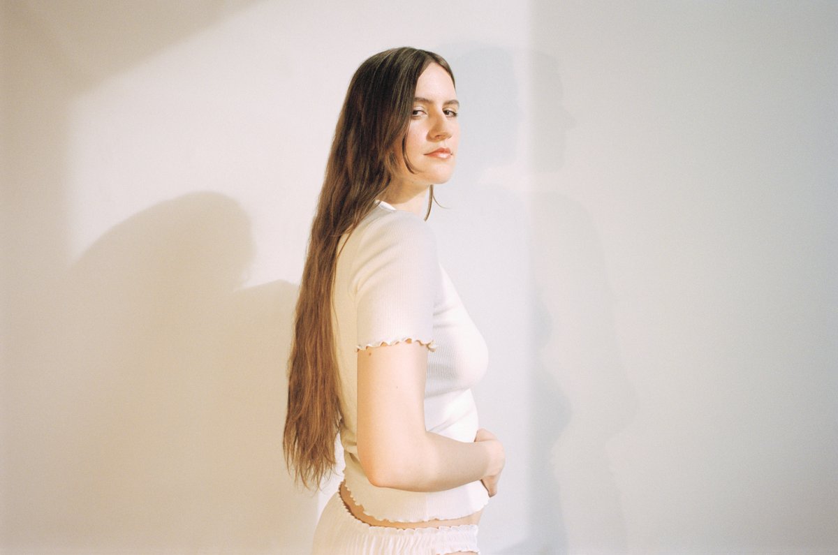 ~NEW EMILIE KAHN ERA STARTS TOMORROW~
my song “Search History” is out at midnight!!!! 
click here to pre-save right now/stream when it’s out: found.ee/searchhistory ❤️