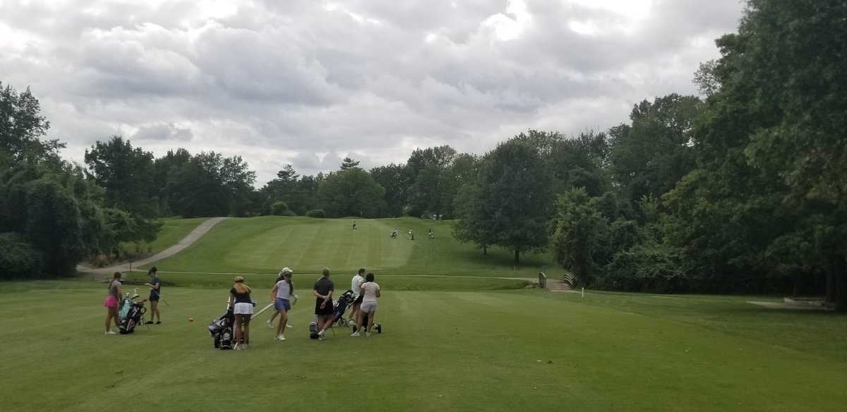 ParkwayWestGolf's tweet photo. 1st day on the course for 2023 girls team!  @BallwinParksRec https://t.co/B3zlfnw14l