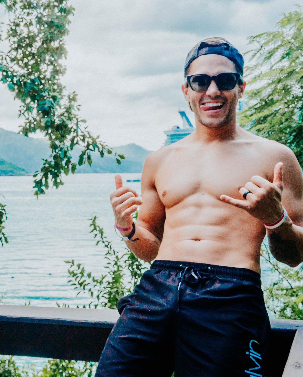 CamiRusher44's tweet photo. Happy birthday Los! I hope you have a great day! God bless you! Love U!
@TheCarlosPena ❤️ https://t.co/ZCcxVUu8Yb