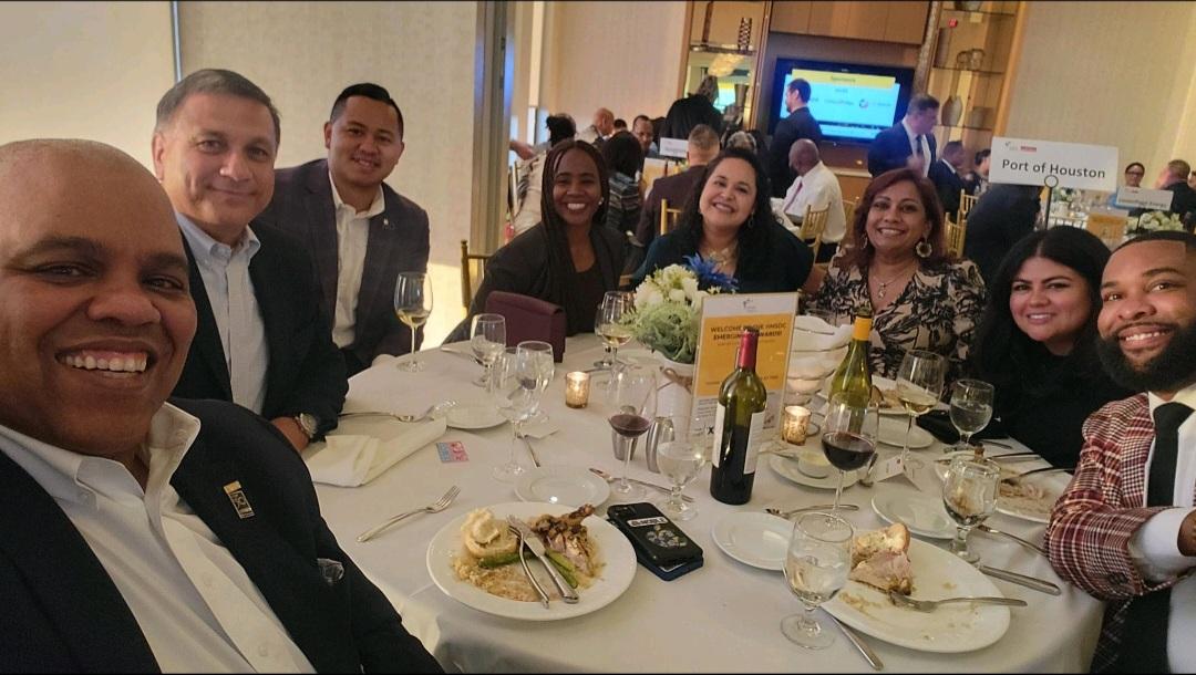 Port_Houston's tweet photo. @Port_Houston was proud to sponsor and be a part of the #HMSDC Emerging 10 Awards that recognizes the top 10 Minority Business Enterprises that exemplify the meaningful impact #MBEs have on the greater Houston community every day. #emerging10 #awards #growthanddevelopment https://t.co/XCG8sGHm5S