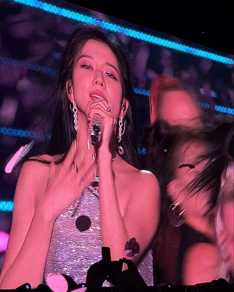 NEWSJISOO's tweet photo. #JISOO Instagram update.
🔗 https://t.co/RqFFPWqXL8 https://t.co/FUFADDt7Ir