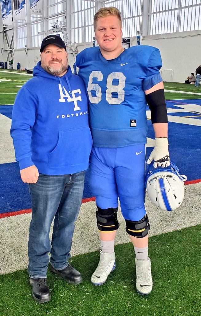 Falcon8fan's tweet photo. Way to go Thor‼️⚡️🏈🇺🇸⛽️🚚
#BoltDiesel https://t.co/NJXKpb1jbP