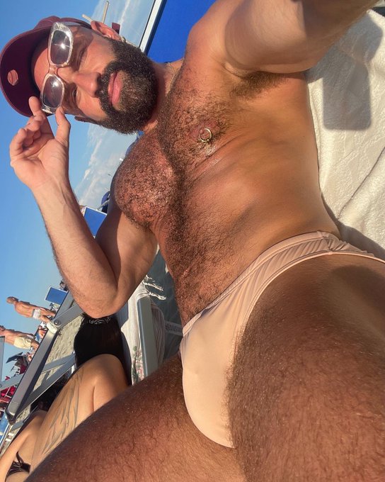 Buon Ferragosto 😎 https://t.co/WeFqHgriSA