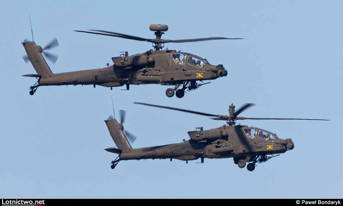 PBondaryk's tweet photo. Cztery razy po dwa razy...
#defilada #S70 #Grom #AH64 #USAAv #Mi8 #LWL #Mi14 #LMW https://t.co/wxcF5T5S7o