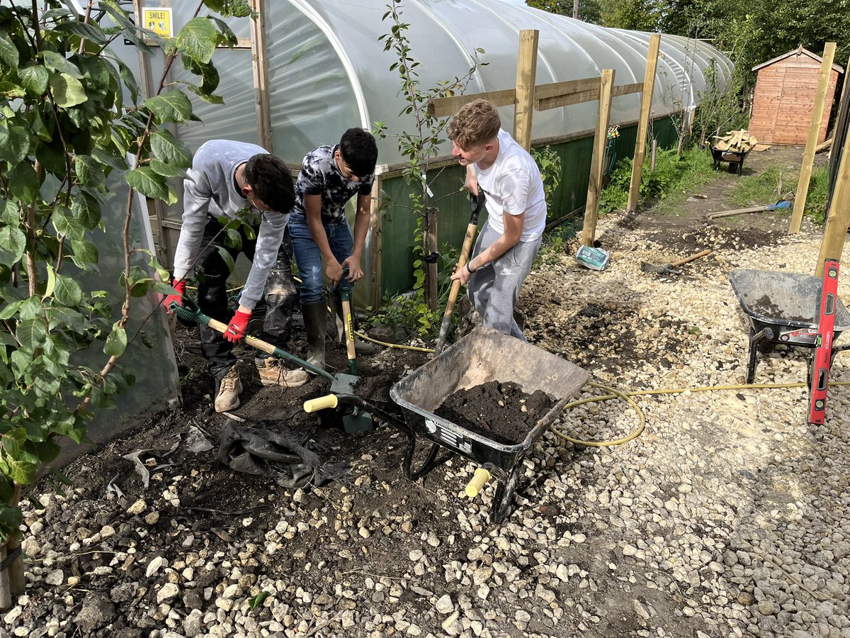 CATCHLeeds's tweet photo. Thanks to the team at @Wickes Roundhay for donating materials for our outdoor projects. Wickes have been supporting us over the last 4 years and a great example of #BusinessInTheCommunity. Our young volunteers have been hard at work digging/concreting posts… #OutdoorEducation https://t.co/KezU4EacP0