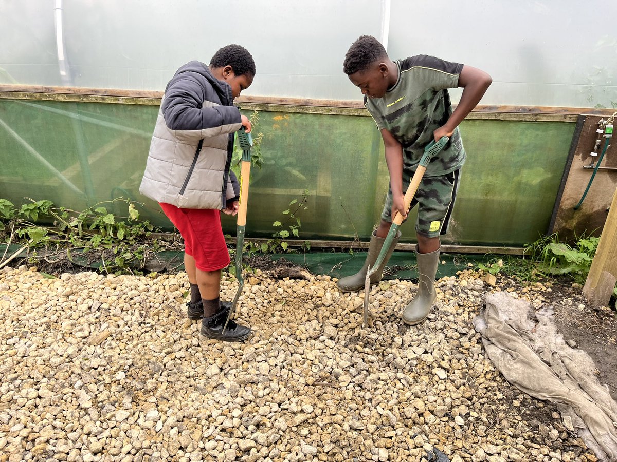 CATCHLeeds's tweet photo. Thanks to the team at @Wickes Roundhay for donating materials for our outdoor projects. Wickes have been supporting us over the last 4 years and a great example of #BusinessInTheCommunity. Our young volunteers have been hard at work digging/concreting posts… #OutdoorEducation https://t.co/KezU4EacP0