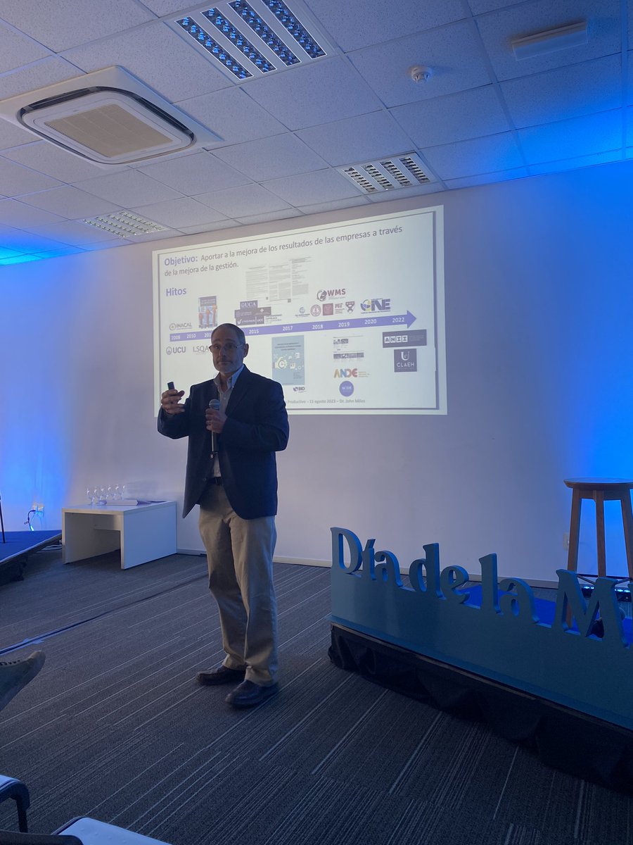 MODUM_uy's tweet photo. En el marco del día de la #mipyme, @johnmilestouya, uno de nuestros directores, expone sobre el impacto de las prácticas de gestión en los resultados de las empresas uruguayas.
Felicitaciones a @ANDEUruguay por la organización. https://t.co/BF1MH9HML4