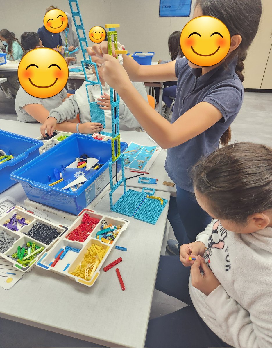 DalilahGil's tweet photo. National School District is providing exceptional and enriching educational experiences for our students. Our VAPA and STEAM programs have begun!  Students are participating in theater and Lego engineering classes. https://t.co/xjuzmrooEQ
