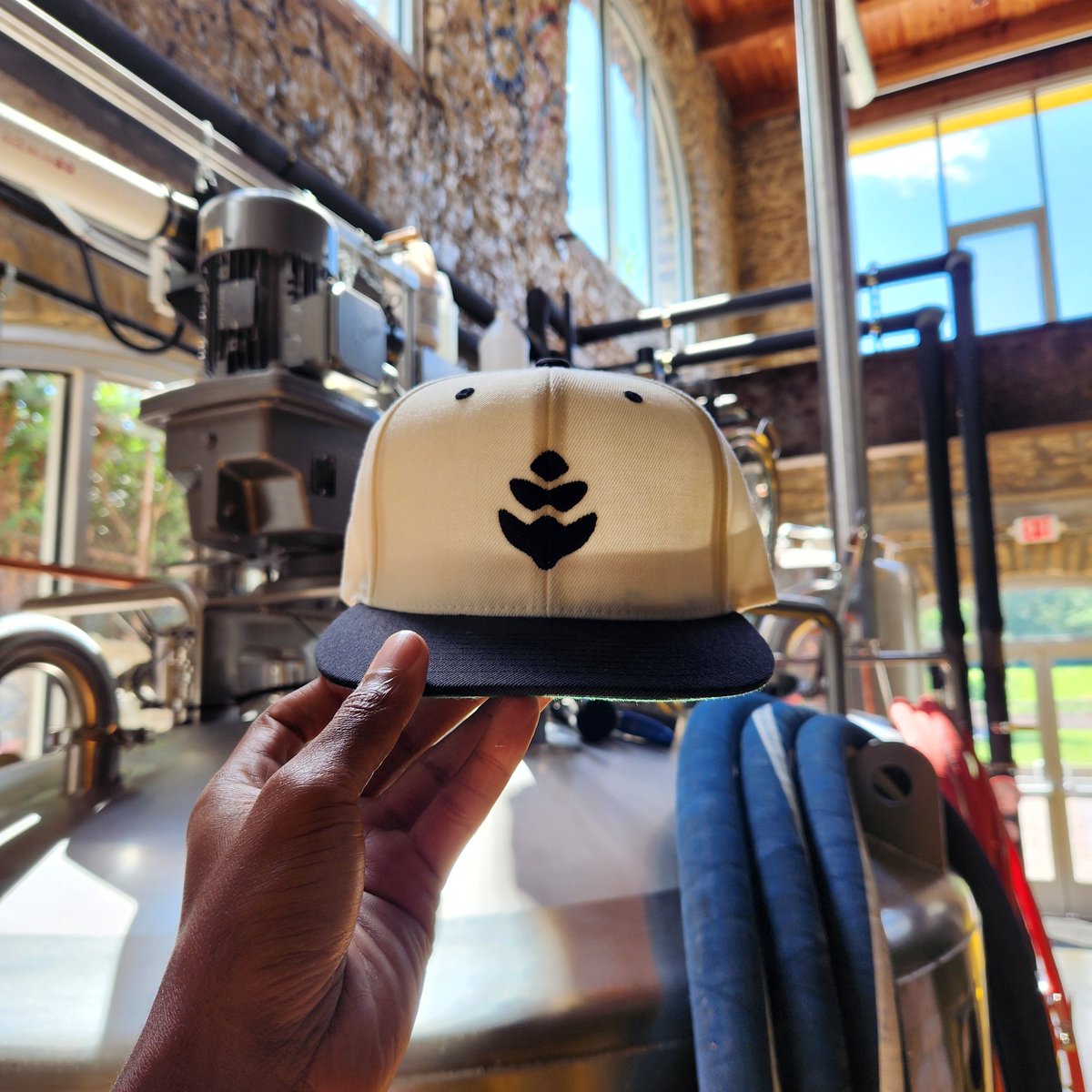 Vinestbrewing's tweet photo. Introducing the VSB Hop Snapback. 🧢 The latest addition to the VSB Store! 👀

Tap the link to snatch it up! 🔥
https://t.co/xTbMknw0LF https://t.co/HYdpFpHLs1