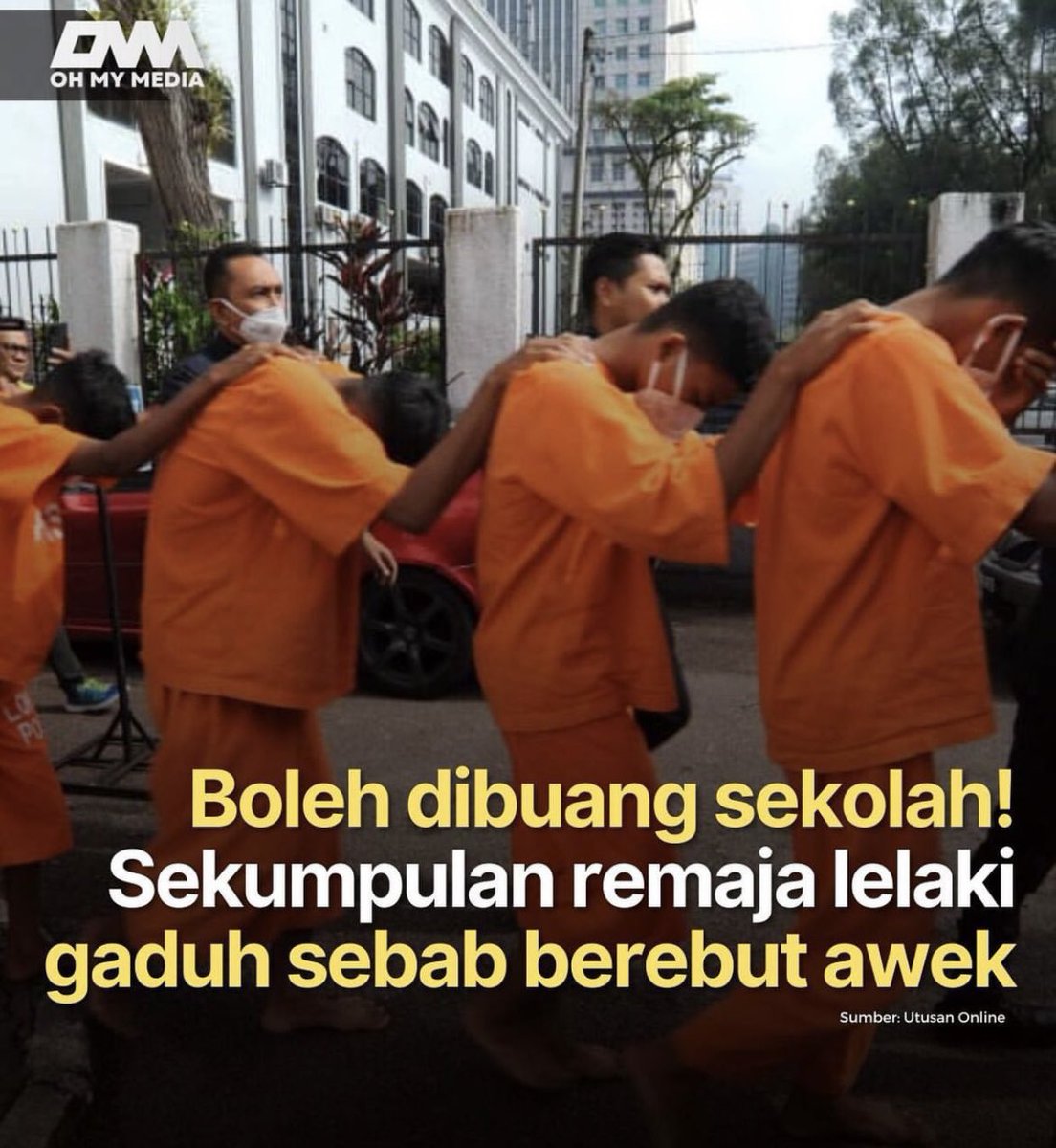 Izzaddaniel4's tweet photo. Ini pendapat personal saya . Kes yang viral bertumbuk disebkan berebut awek . Andai kata pelajar pelajar ni hanya dibuang atau digantung sekolah . Bagi saya mereka akan jadi lebih teruk daripada sebelumnya malah mereka akan tergolong dalam belia berisiko https://t.co/aVMdH3zQll