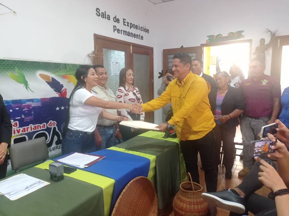 mirabal_yamilet's tweet photo. #Hoy hemos instalado el comité de Ferias del 99 Aniversario de nuestra joven ciudad de Puerto Ayacucho, queremos que esta celebración que además es la antesala a nuestro Centenario sea una demostración de organización, de unidad y amor. 
Vamos Rumbo al Centenario. https://t.co/YaAKUN9mBQ