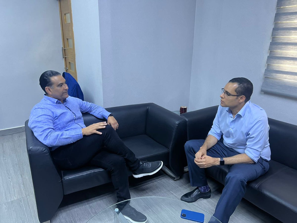 AlbertoTejeda_'s tweet photo. Tuve el privilegio de recibir la visita de nuestro apreciado compañero @JimeneznJuan quien no solo es miembro destacado del Comité Político, sino también el vicepresidente de nuestro querido @pldenlinea

Durante nuestro encuentro, tuvimos un enriquecedor intercambio de ideas, abordando temas fundamentales para el progreso de nuestra país. Fue un momento valioso en el que compartimos perspectivas y visiones, fortaleciendo aún más nuestro compromiso con un futuro mejor para todos.