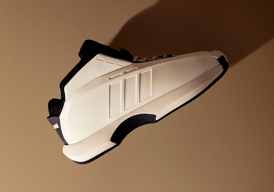 SneakerNews tweet picture