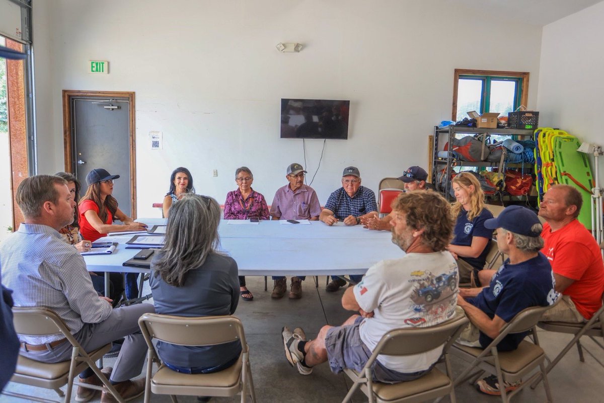 RepBoebert's tweet photo. Productive meeting with the Dolores County Commissioners. We discussed my bipartisan Dolores River bill, overreaching FCC communication tower mandates, and my efforts to combat the 30x30 land grabs.
The future of Dolores County is bright! https://t.co/7MwvZKzhSi